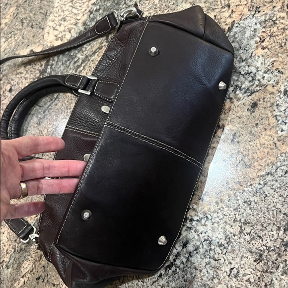 Elegant Brown Leather Handbag - Picture 3 of 8